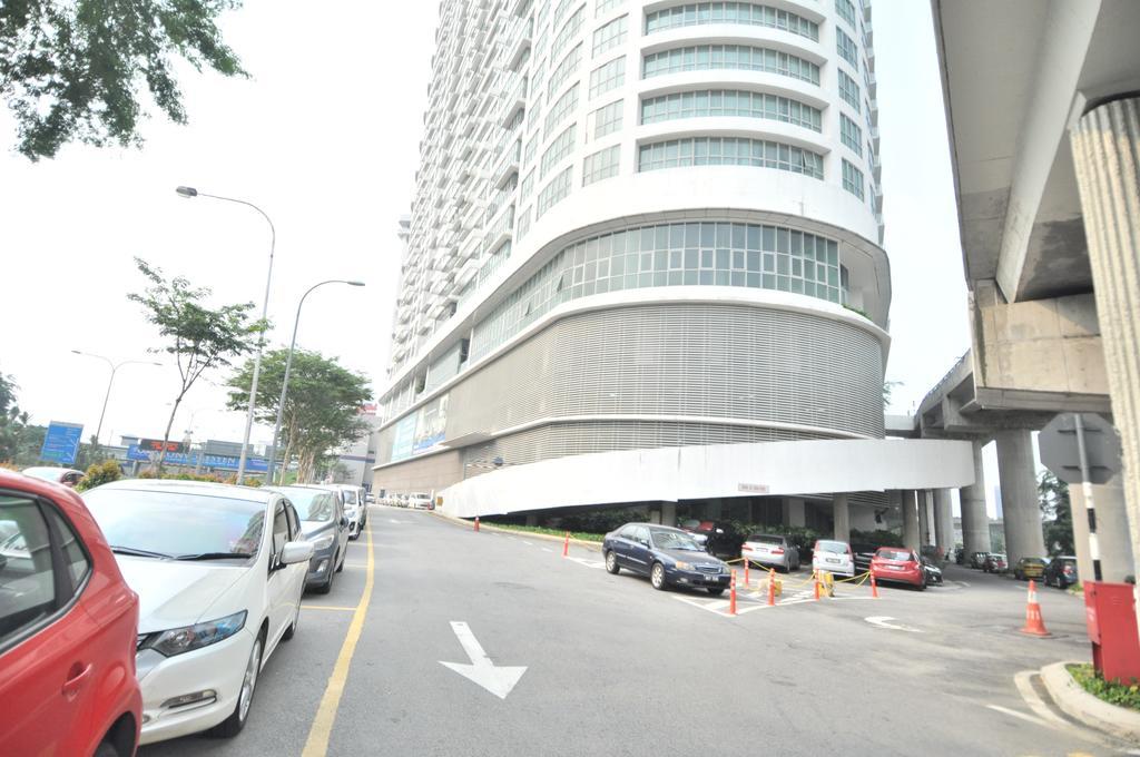 Amazing Klcc View @ Regalia Residence Kuala Lumpur Luaran gambar